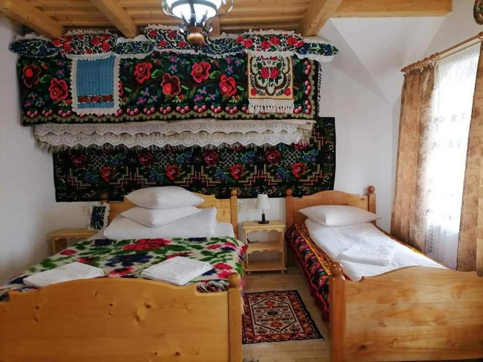Hotel Sub Creasta Cocosului Breb Esterno foto