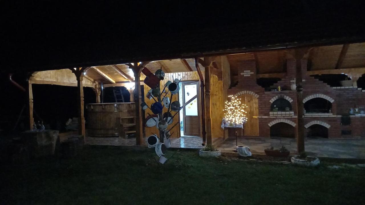 Hotel Sub Creasta Cocosului Breb Esterno foto