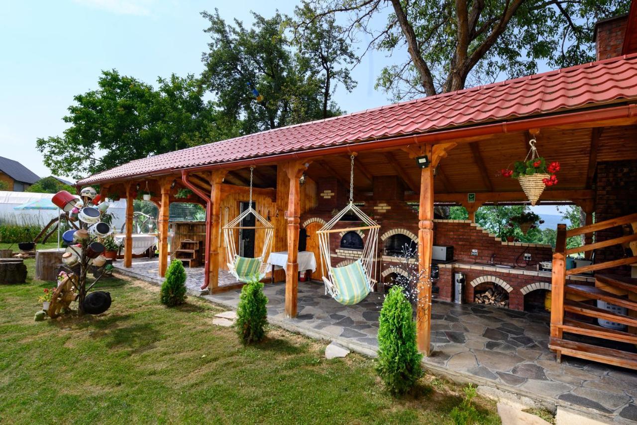 Hotel Sub Creasta Cocosului Breb Esterno foto