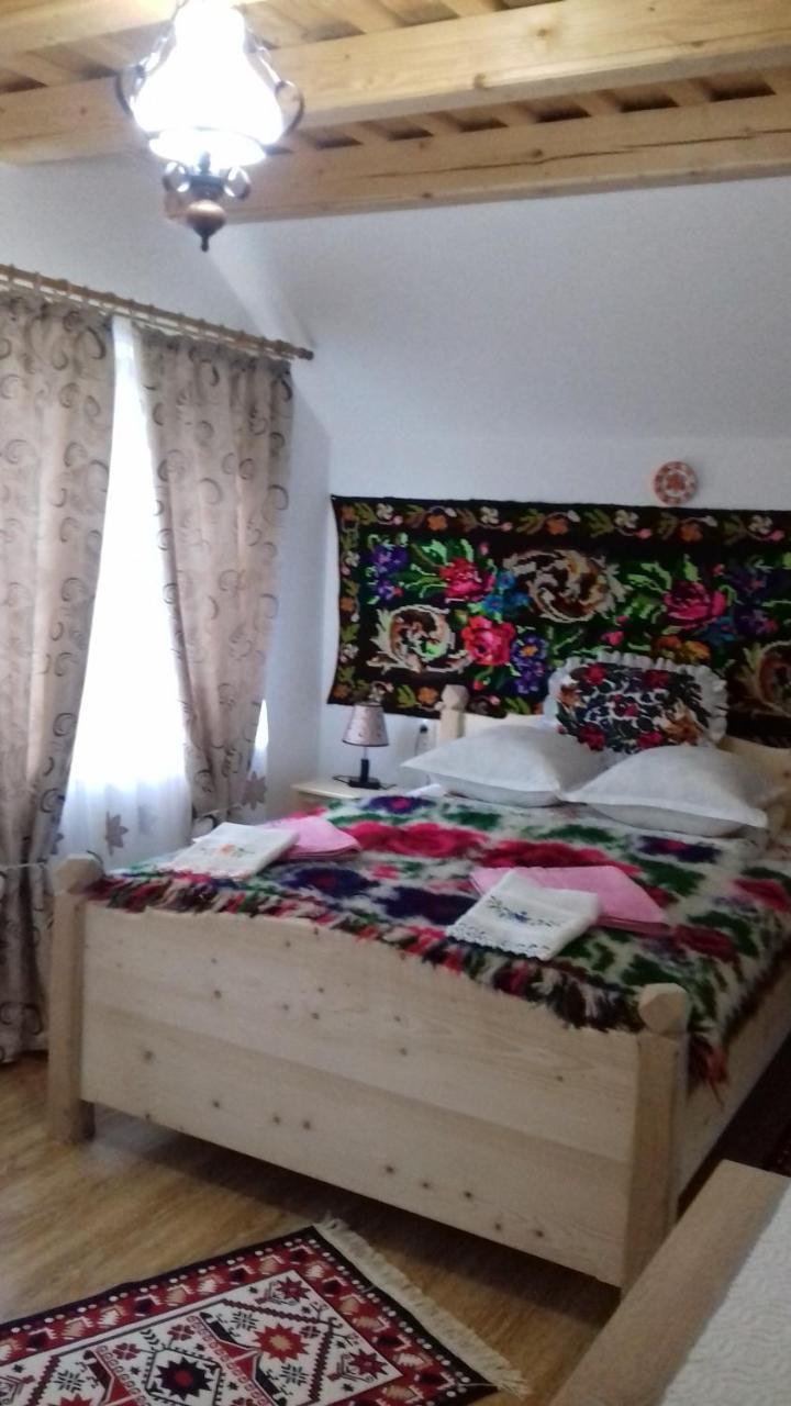 Hotel Sub Creasta Cocosului Breb Esterno foto