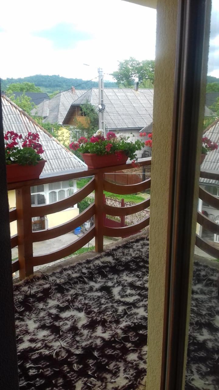 Hotel Sub Creasta Cocosului Breb Esterno foto